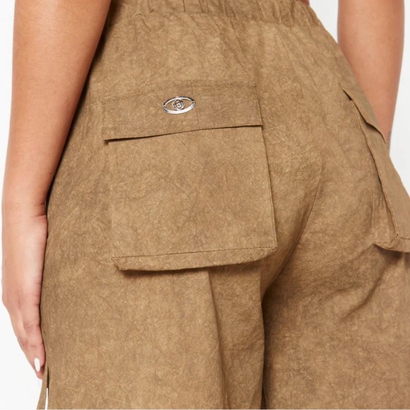 LUXE TO KILL OVERSIZED CARGO PANTS - SIZE 2 (UK 6) - ACID WASH BROWN - brand new - Picture 2 of 3